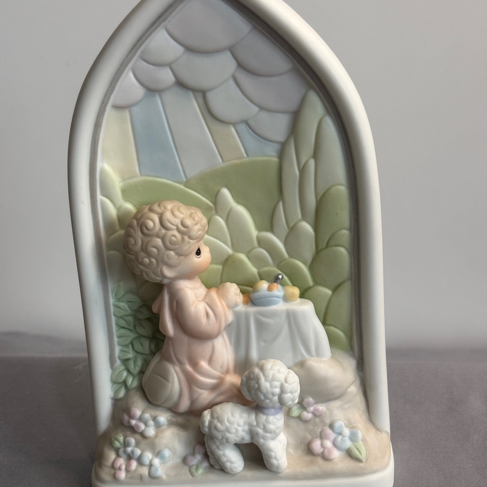 Precious Moments You Prepare a Table Before Me Chapel Figurine LE #4592/7500